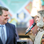 Răspunde invitaţiei Uniunii Armenilor din România de a participa la cea de-a V-a ediţie a festivalului „Strada Armenească”.